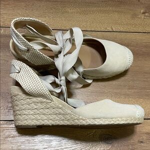 Vionic Cream Espadrille Wedge Sandals